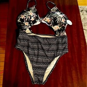 XL swimsuit NWT